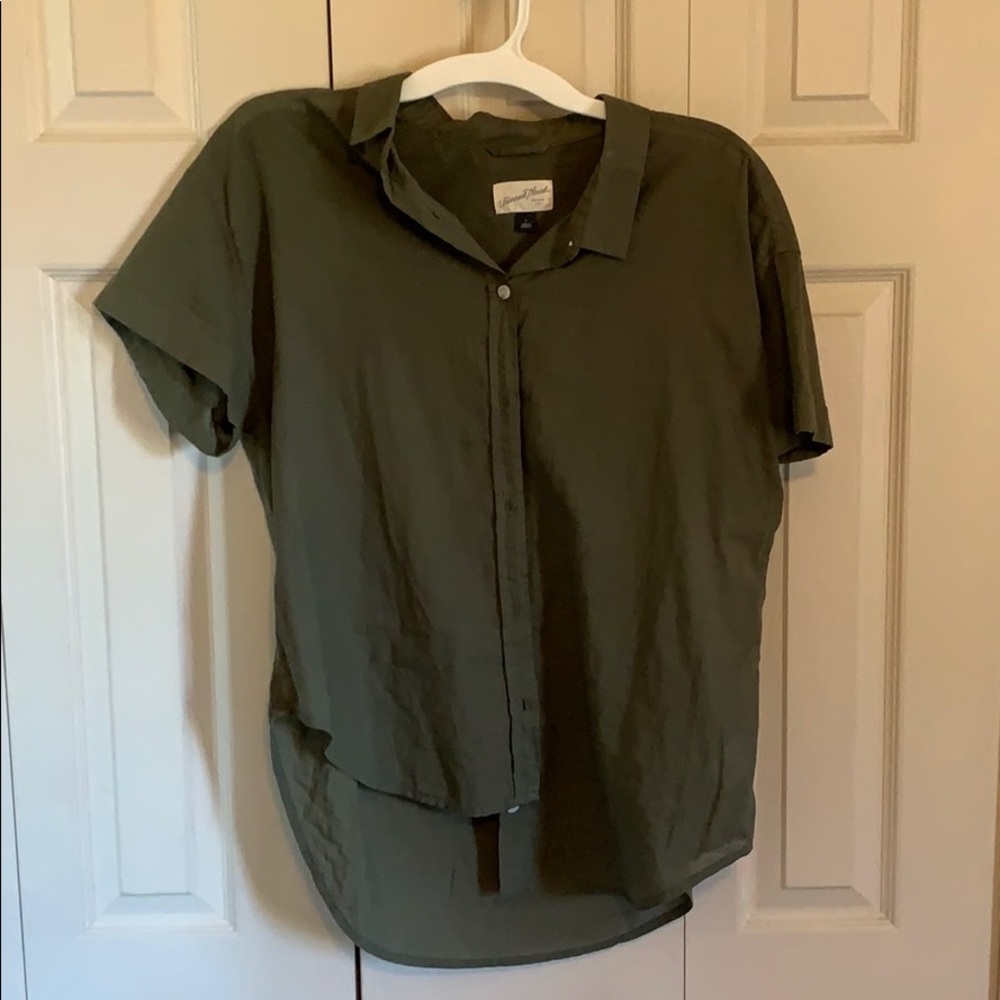 Universal Thread Olive green button down shirt